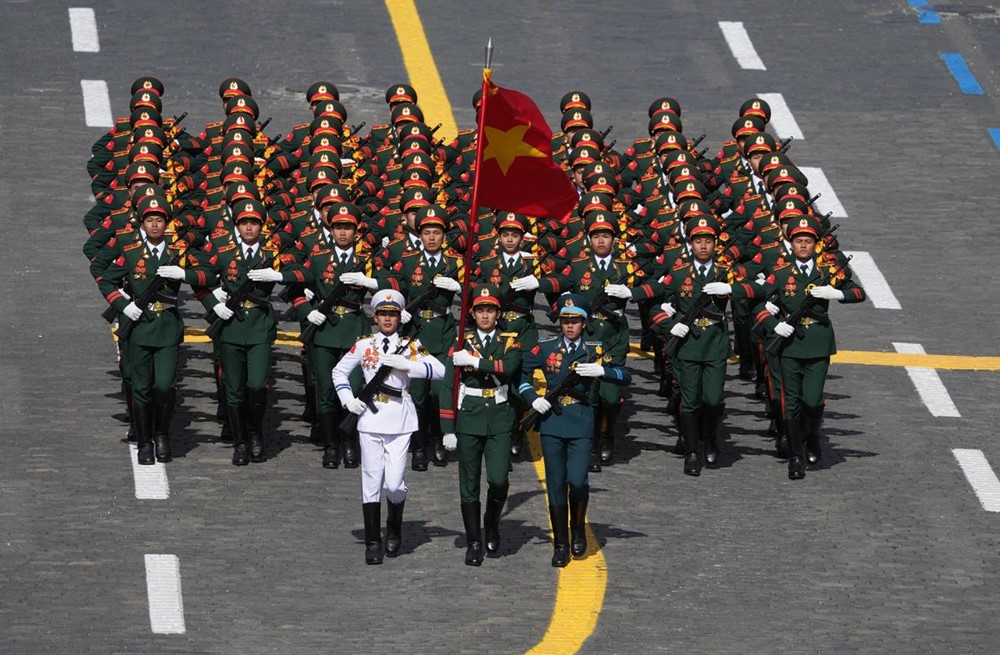 Nam quân nhân Việt gây ‘bão’ MXH với khoảnh khắc bắt tay Tổng thống Nga Putin: Là Khối trưởng điển trai, hiện đang công tác tại Trường Lục quân 1 - ảnh 9