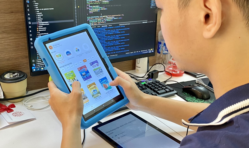 Sắp thử nghiệm dạy sách giáo khoa điện tử - ảnh 2