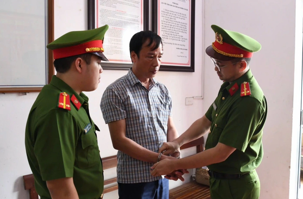 Bắt khẩn cấp chủ tịch xã Văn Mạnh Thắng - ảnh 3