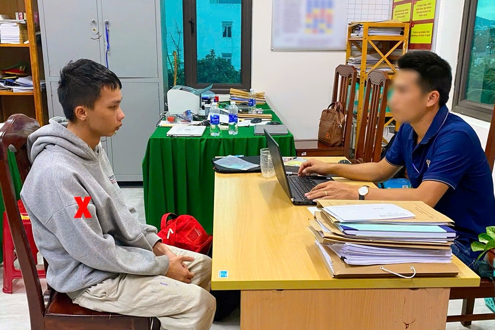 Bắt giữ Nguyễn Duy Quang, 26 tuổi vì ép nữ sinh dưới 16 quay video ‘khiêu dâm’ - ảnh 1