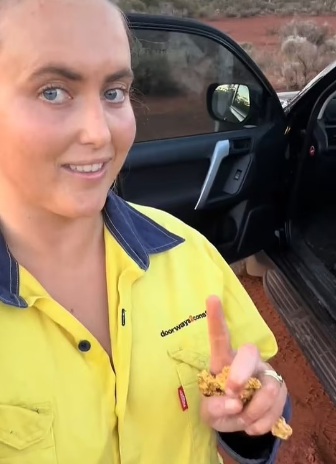 Cô gái nhặt được cục vàng hơn 3 tỷ vùi trong đất - ảnh 1