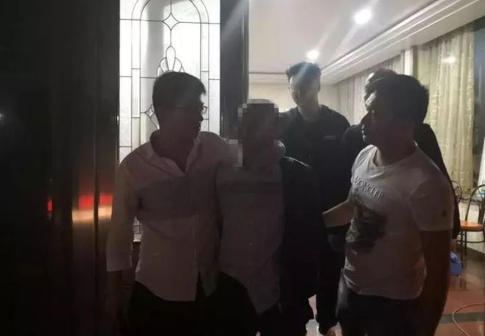 Khám xét nhà dân, tịch thu gần 5kg vàng gồm nhẫn, vòng tay, dây chuyền... - ảnh 2