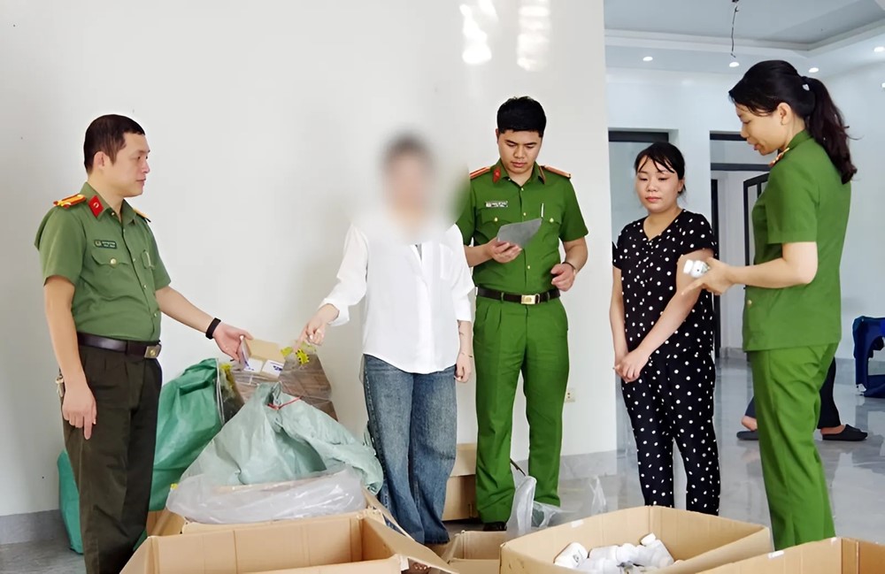 Khám xét nhà riêng, bắt Hồ Thị Hoa - ảnh 1