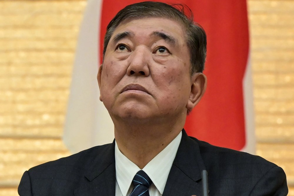 Nhật Bản rải đất nhiễm xạ từ Fukushima ngay tại Văn phòng Thủ tướng để chứng minh độ an toàn - ảnh 1