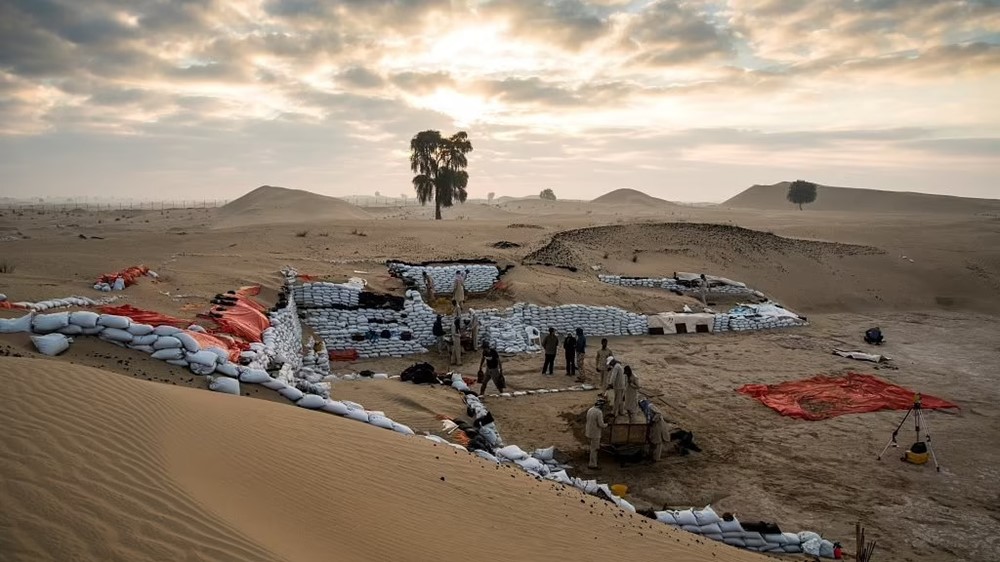 Phát hiện báu vật 5.000 năm tuổi dưới lòng sa mạc khắc nghiệt nhất hành tinh, hé lộ nền văn minh chưa từng được biết đến - ảnh 1