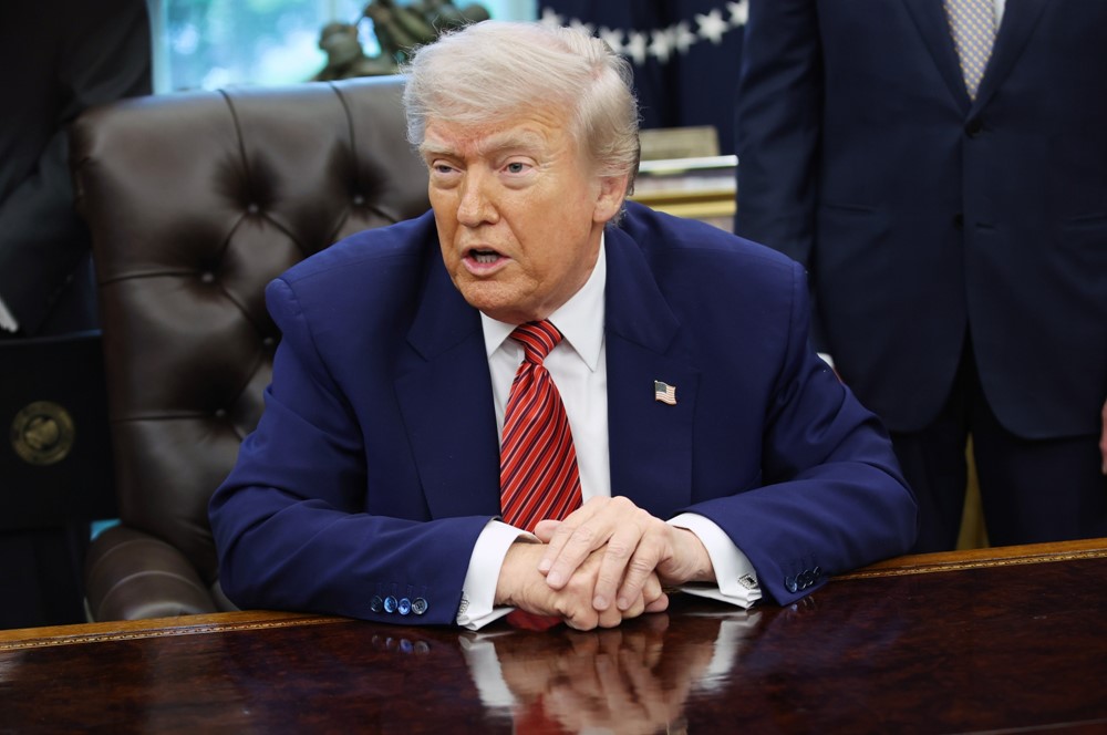 Tổng thống Trump cảnh báo ông Putin đang 'đùa với lửa’, cân nhắc áp thêm lệnh trừng phạt Nga - ảnh 1