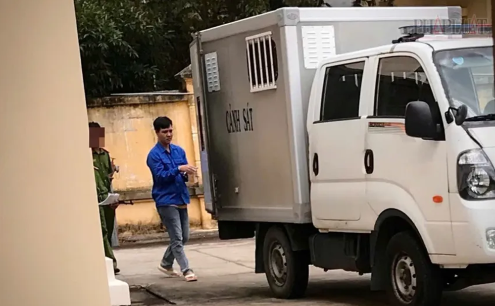 Bắt tạm giam trưởng ấp Nguyễn Đình Vỹ, 65 tuổi - ảnh 2