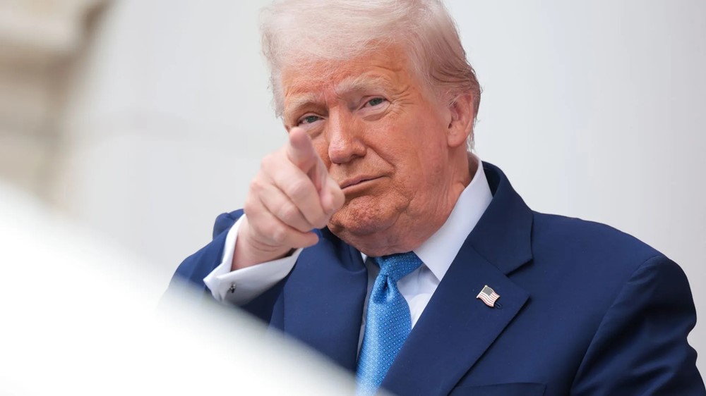 Bị chế giễu vì chính sách thuế thất thường, ông Trump phản pháo: ‘Tôi không nhát, đó gọi là đàm phán' - ảnh 1