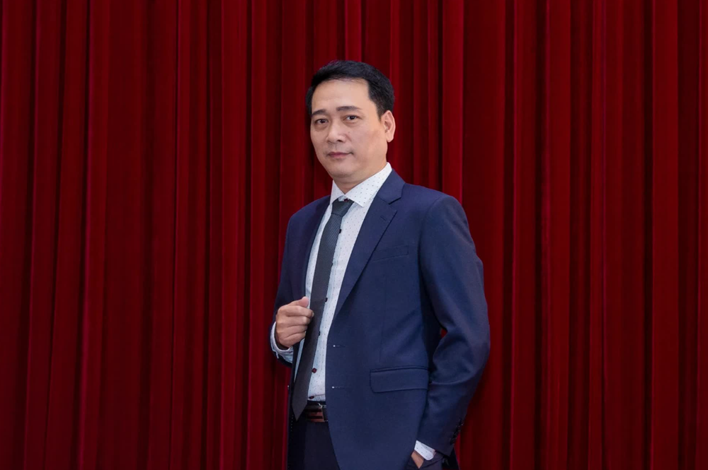 Nam NSƯT kế nhiệm Xuân Bắc làm Giám đốc Nhà hát Kịch Việt Nam: Bị ‘ghét cay ghét đắng’ vì 1 vai diễn, từng góp mặt trong loạt phim truyền hình đình đám - ảnh 1