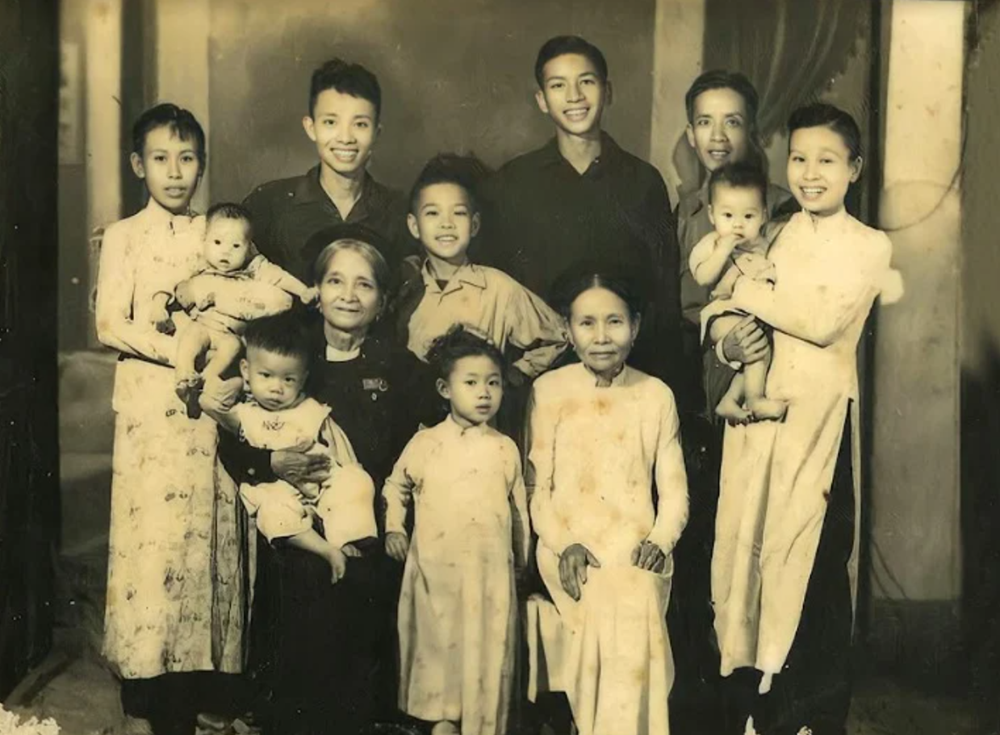 Gia đình hiếm hoi có 2 bà cháu đều là NSND: Người vinh dự nhận Huân chương Lao động, người sở hữu giọng hát hay nhất làng chèo Việt Nam - ảnh 1