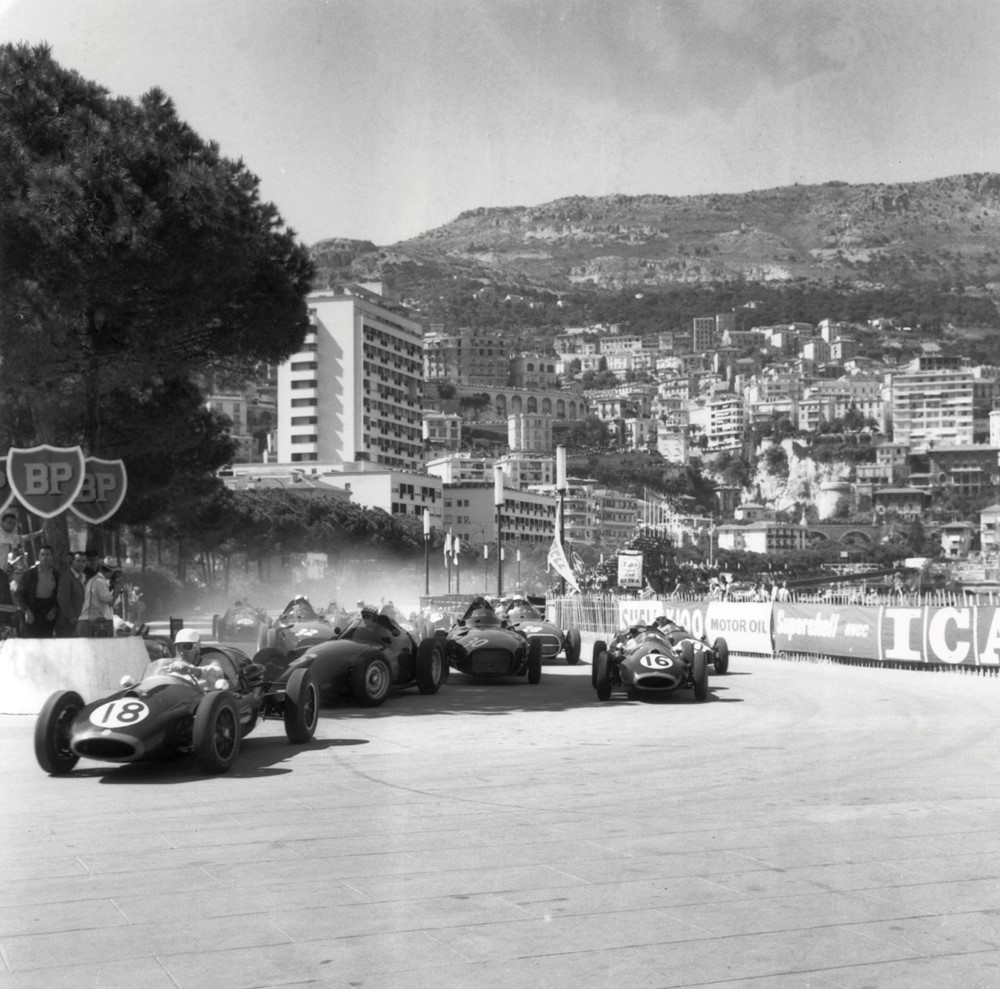 47 công ty bí mật và két sắt tỷ đô: Bê bối tham những khuấy đảo quốc gia chỉ rộng hơn 2km2 nhưng giàu có bậc nhất thế giới - ảnh 3