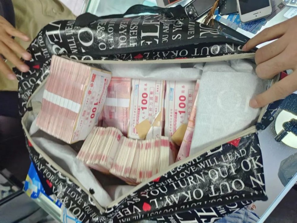 Tịch thu 20 tỷ đồng tiền mặt trong căn trọ của Nhiếp và đồng bọn - ảnh 1