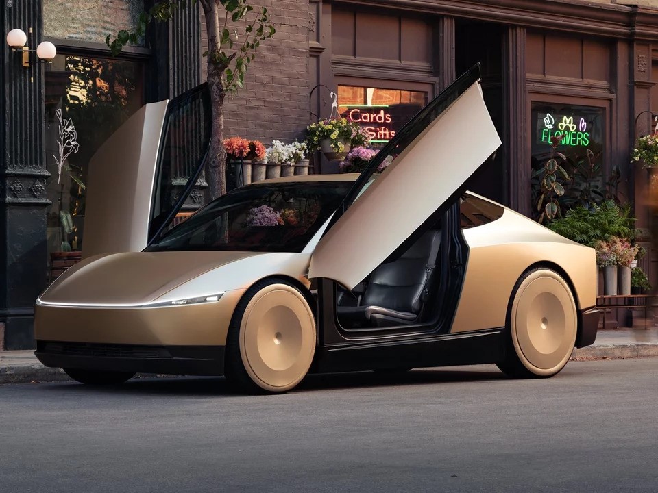 Elon Musk chốt ngày taxi không người lái chính thức đón khách - ảnh 1