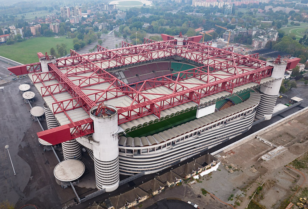 Sân vận động 99 tuổi sức chứa hơn 80.000 người, ‘chảo lửa’ vừa bị tước quyền đăng cai trận chung kết Champions League 2027 - ảnh 1