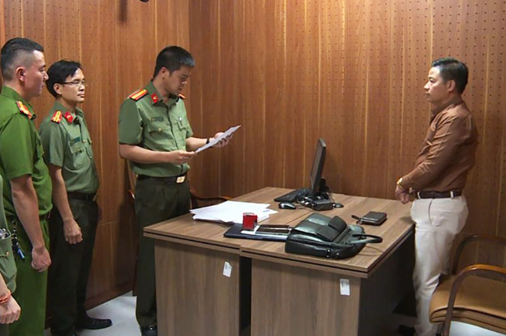 Bộ Công an khám xét chỗ ở, bắt Chủ tịch sinh năm 1976 - ảnh 2