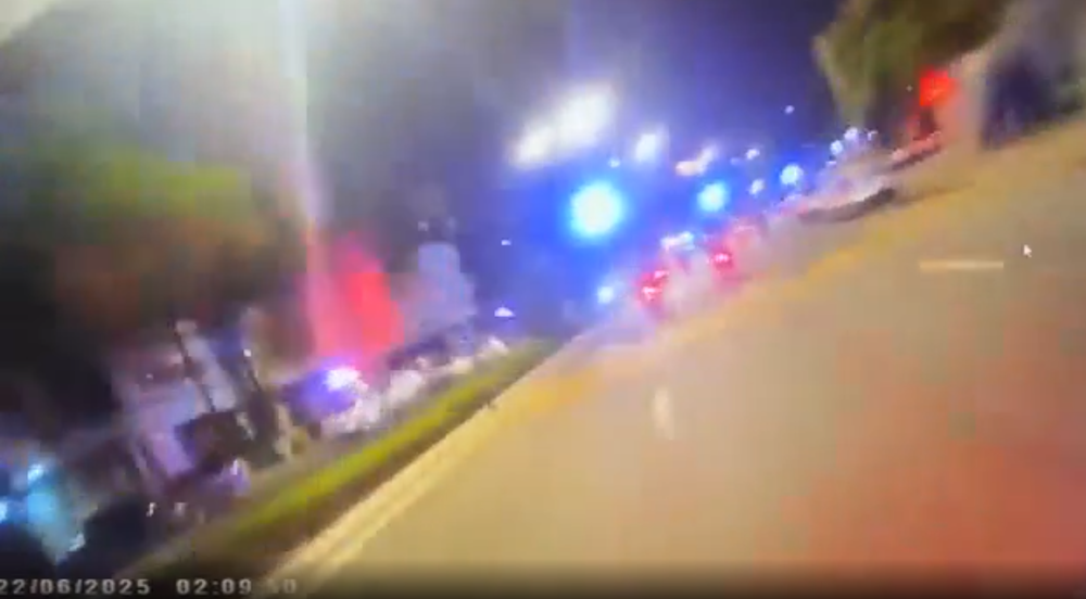 Đà Nẵng: Cảnh sát nổ súng chỉ thiên trấn áp nhóm “quái xế” mang hung khí, náo loạn trong đêm - ảnh 1