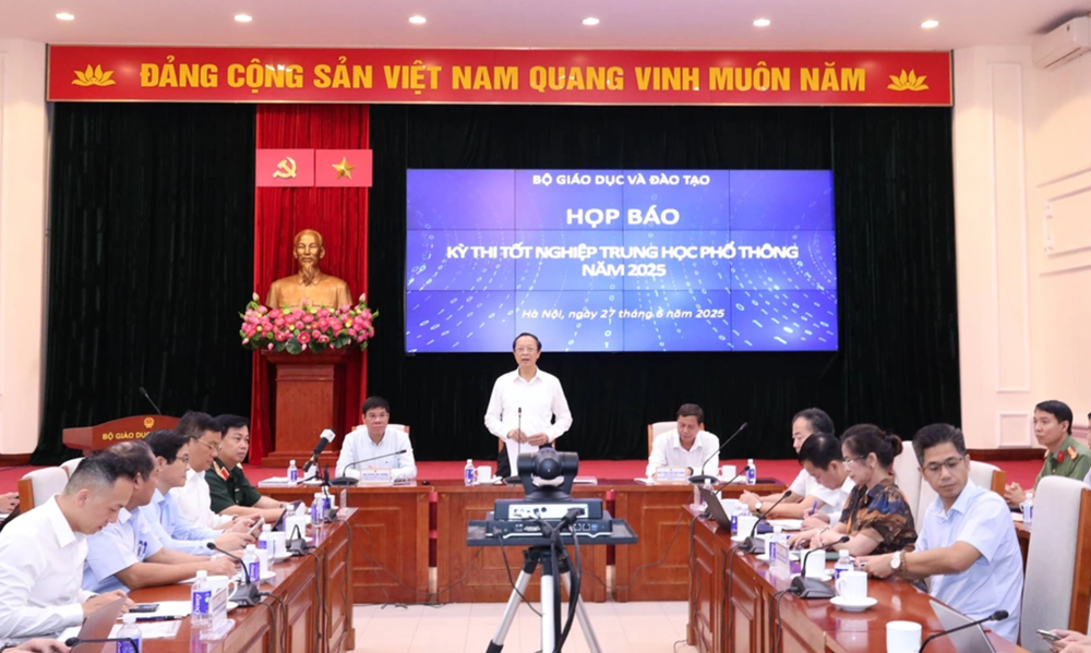 Bộ GD&ĐT lên tiếng về bộ đề thi THPT 2025 - ảnh 1