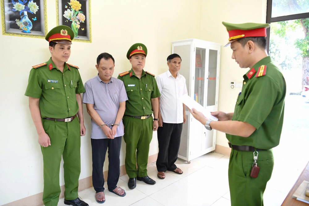 Khởi tố, bắt giám đốc công ty sản xuất kem chống nắng nổi tiếng - ảnh 1