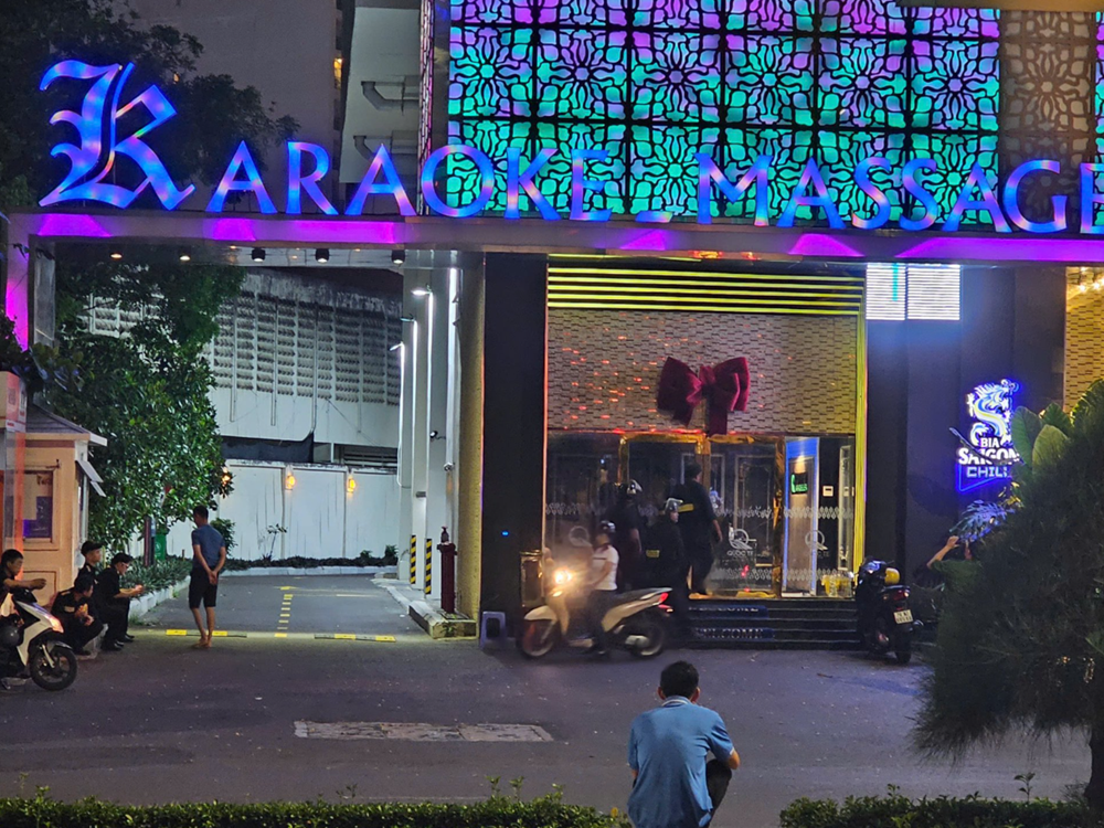 Bộ Công an phong tỏa, khám xét một khách sạn nổi tiếng - ảnh 2