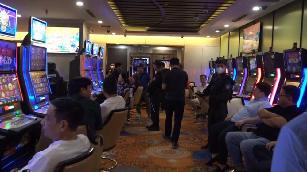 Cặp vợ chồng đang ‘chữa bệnh tâm thần’ vẫn thua hơn 11 tỷ sau 100 lần đánh bạc - ảnh 2