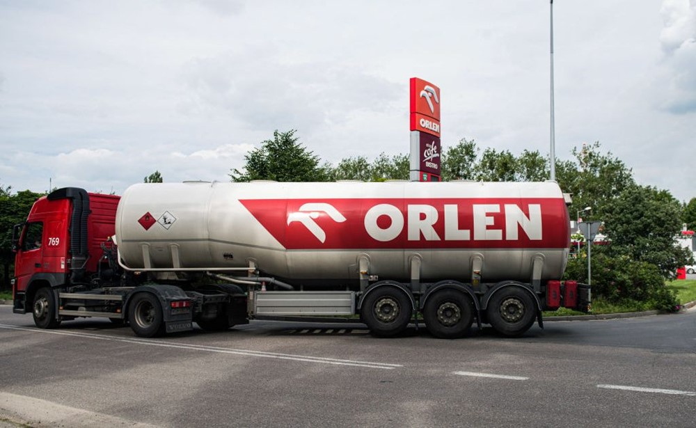 Tự tin cắt dầu Nga, một khách hàng lâu năm bất ngờ bị ‘gõ cửa’ đòi nợ gần 300 triệu USD - ảnh 1