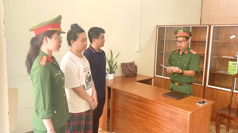 Bắt nhân viên giao hàng Nguyễn Thị Hồng Ngọc - ảnh 1