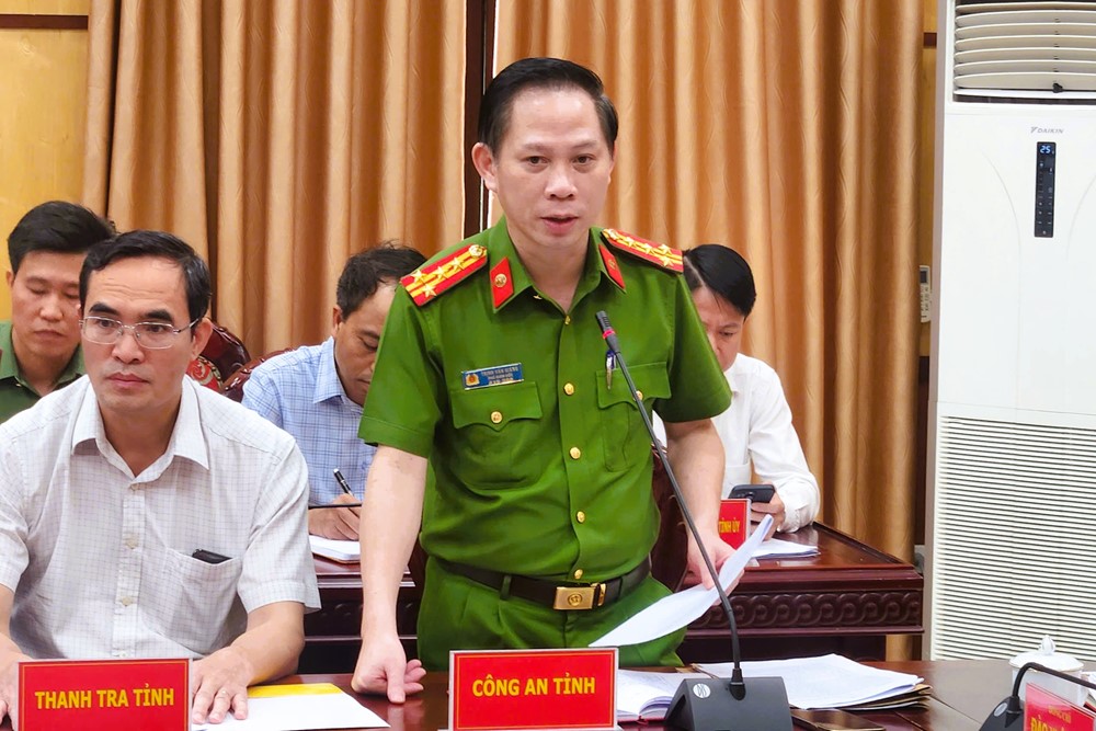 Khởi tố hiệu trưởng, 5 giáo viên một trường THPT - ảnh 1