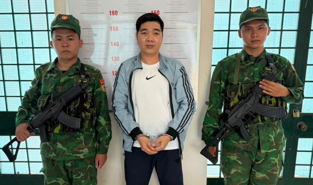 Bắt đối tượng sinh năm 1990 khi đang nhập cảnh từ Campuchia vào Việt Nam - ảnh 1