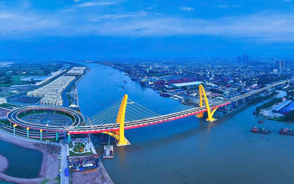 Hôm nay, chính thức thông xe cây cầu 2.300 tỷ kết nối ‘đảo tỷ phú’ của ông Phạm Nhật Vượng với trung tâm TP nhỏ nhất cả nước - ảnh 6