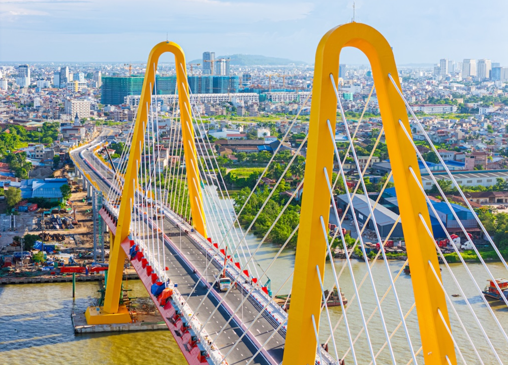 Hôm nay, chính thức thông xe cây cầu 2.300 tỷ kết nối ‘đảo tỷ phú’ của ông Phạm Nhật Vượng với trung tâm TP nhỏ nhất cả nước - ảnh 2