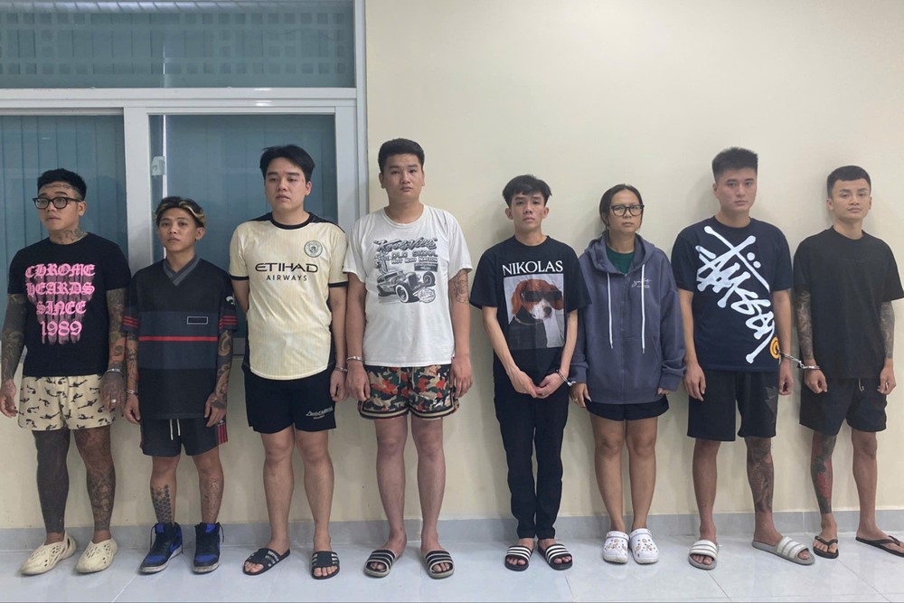 Bắt chủ quán bar sinh năm 2000 - ảnh 1