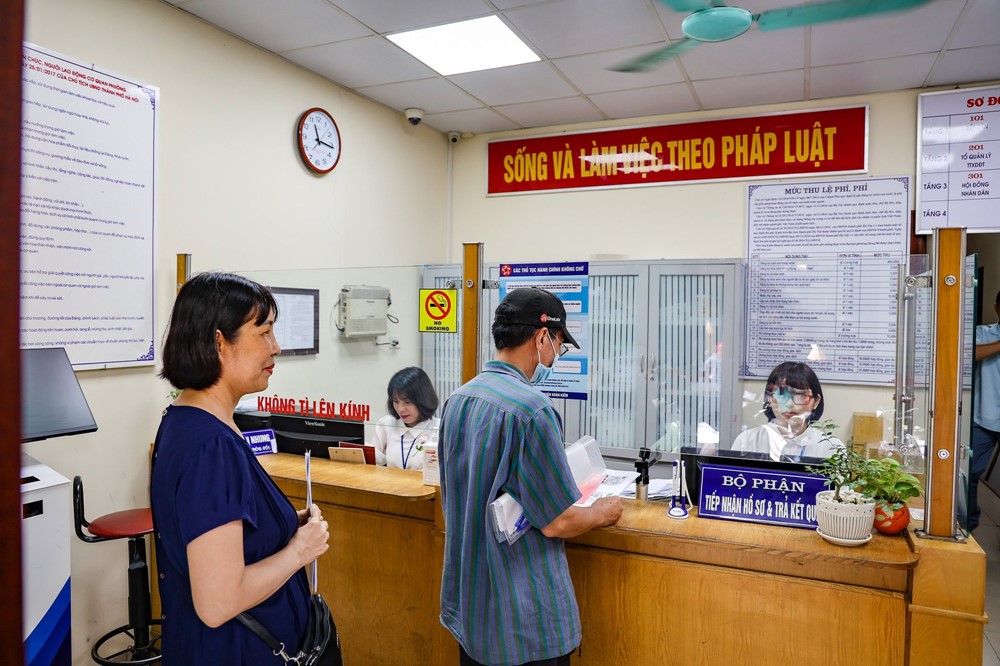 Bộ Nội vụ công bố một thông tin quan trọng đến công chức, viên chức sắp nghỉ hưu - ảnh 1