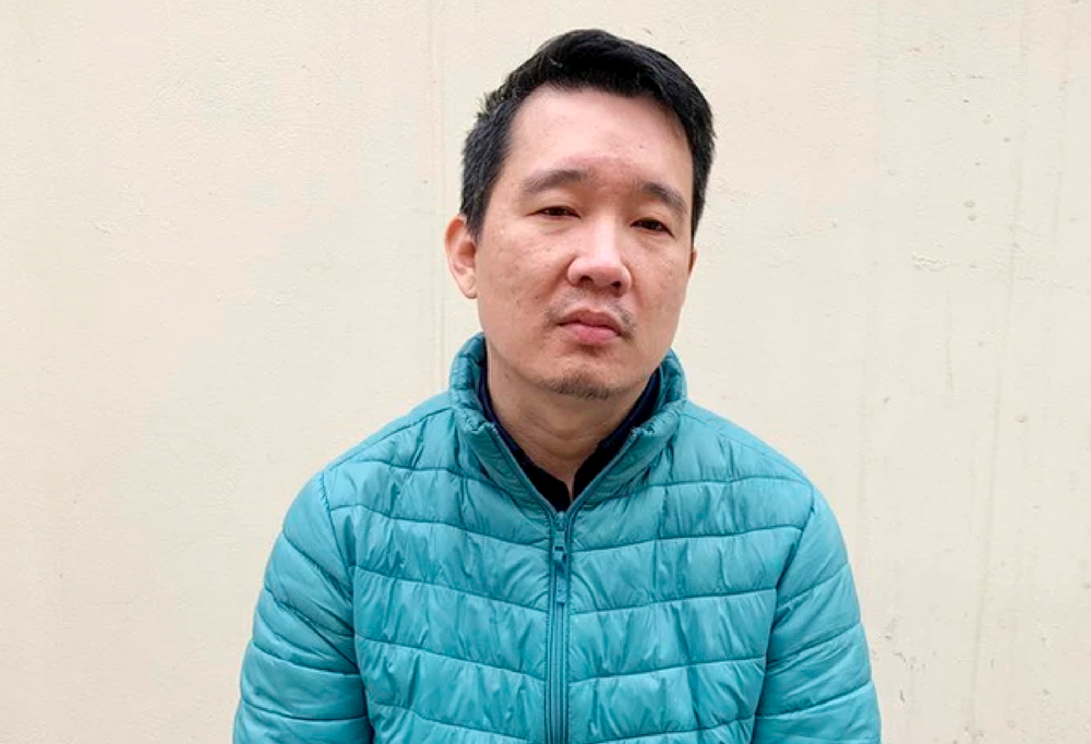 Chính thức tuyên án 7,5 năm tù cựu cán bộ lừa dân 'chạy' sổ đỏ - ảnh 1