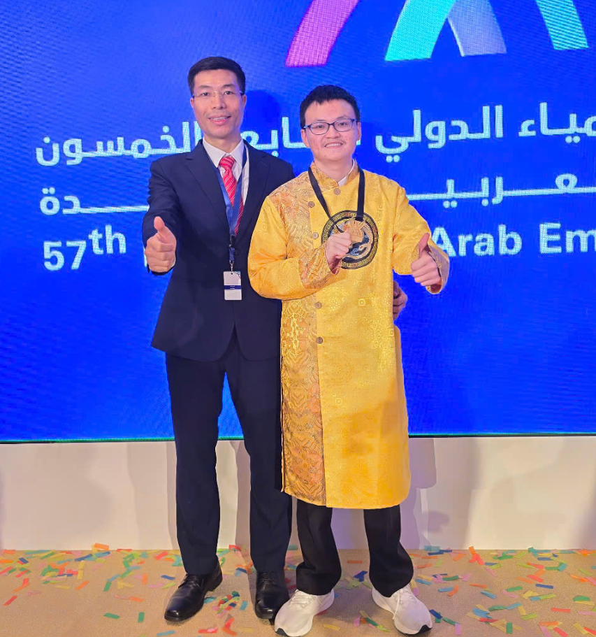 ‘Thần đồng’ Hóa học Việt Nam vừa giành Huy chương Vàng Olympic quốc tế: 2 năm liền đạt giải Nhất HSG quốc gia, IELTS 8.0, SAT hơn 1.500 điểm - ảnh 7