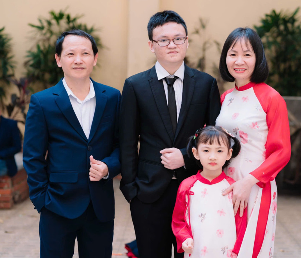 ‘Thần đồng’ Hóa học Việt Nam vừa giành Huy chương Vàng Olympic quốc tế: 2 năm liền đạt giải Nhất HSG quốc gia, IELTS 8.0, SAT hơn 1.500 điểm - ảnh 8