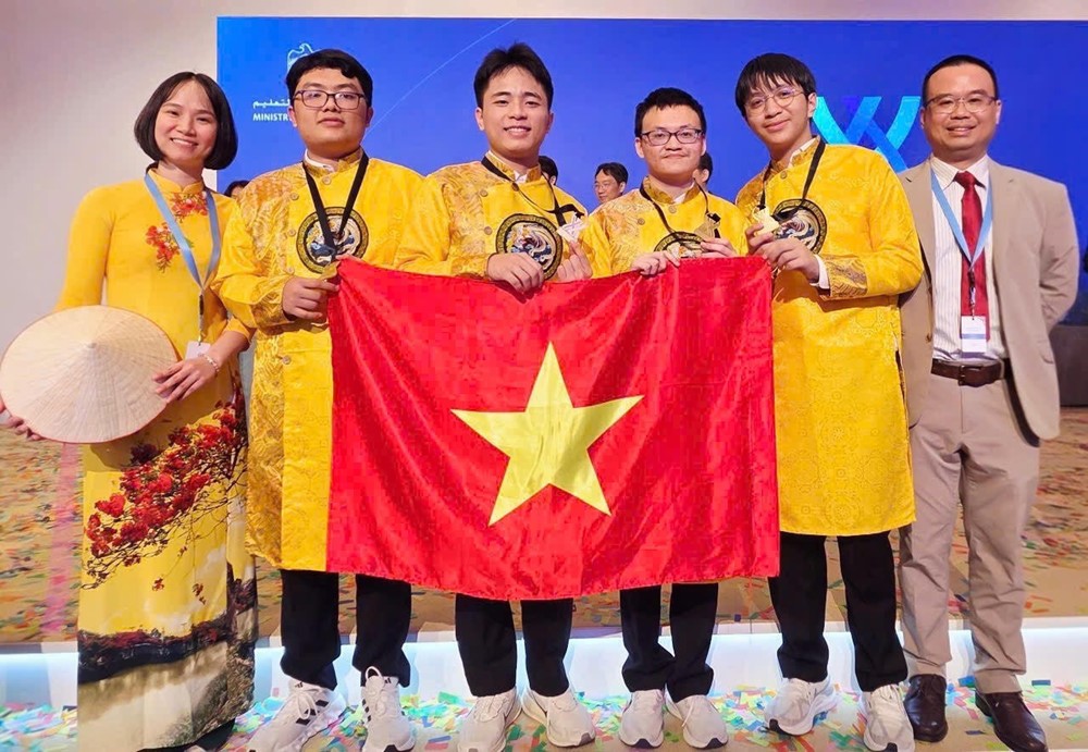 ‘Thần đồng’ Hóa học Việt Nam vừa giành Huy chương Vàng Olympic quốc tế: 2 năm liền đạt giải Nhất HSG quốc gia, IELTS 8.0, SAT hơn 1.500 điểm - ảnh 1