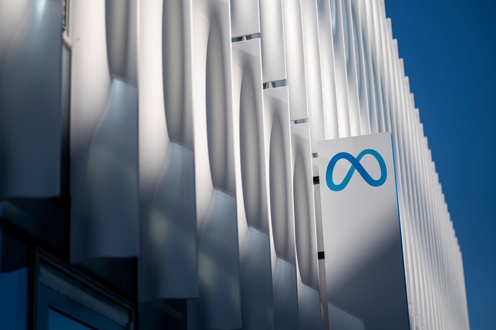 Meta tiếp tục 'rút ruột' Apple, thêm 2 chuyên gia AI cấp cao rời đi - ảnh 1