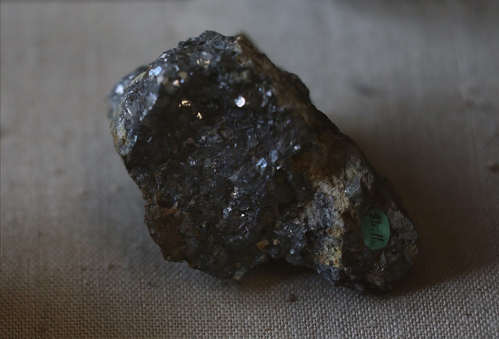 Trung Quốc cáo buộc gián điệp nước ngoài ăn cắp đất hiếm, trung chuyển qua nước thứ ba - ảnh 1