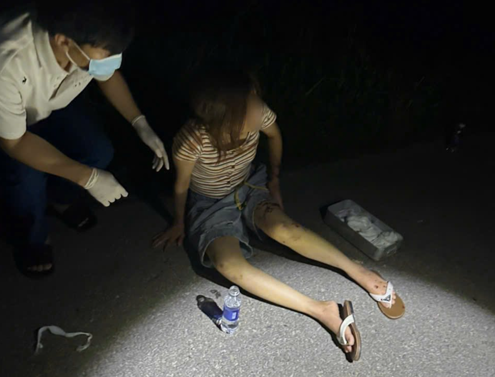 Tài xế taxi bị đập kính, tấn công bằng dao trong đêm: Khởi tố vụ án  - ảnh 3