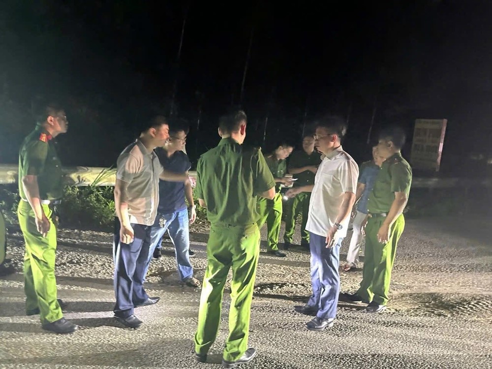 Tài xế taxi bị đập kính, tấn công bằng dao trong đêm: Khởi tố vụ án  - ảnh 2