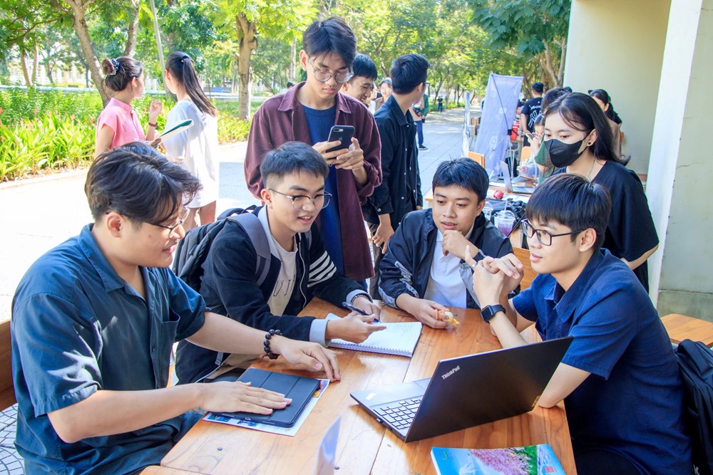 Ngành học có mức lương cao thứ 3 Việt Nam, đang ‘khát’ tới 400.000 nhân lực mỗi năm, lương trung bình 20 triệu/tháng - ảnh 4