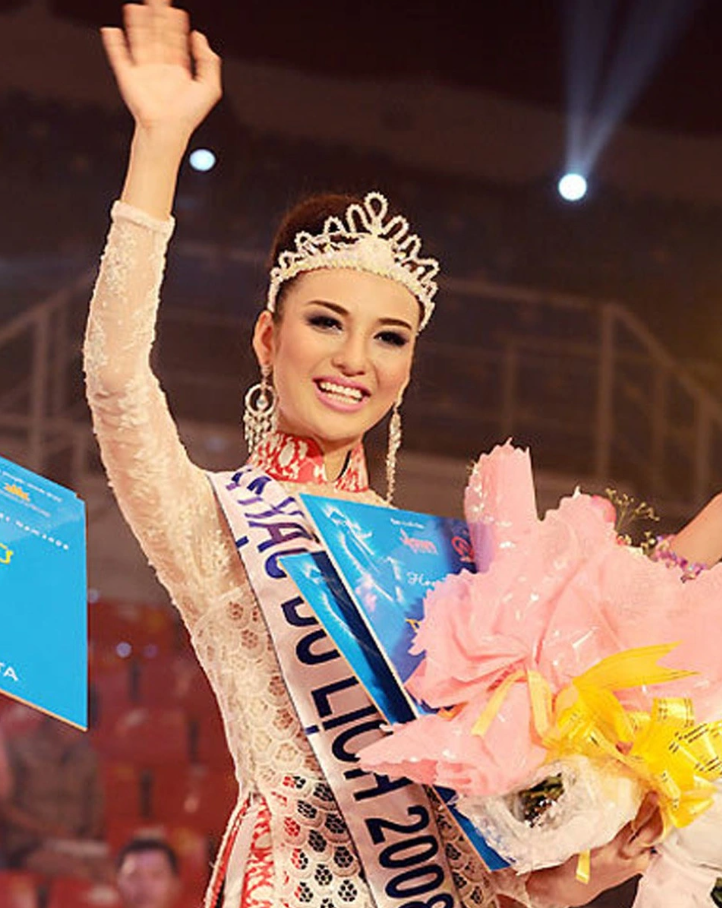 Hoa hậu từng đỗ cùng lúc 3 trường đại học, làm mẹ đơn thân vì sợ hôn nhân: U40 mê hội họa, có con gái là điểm tựa - ảnh 2