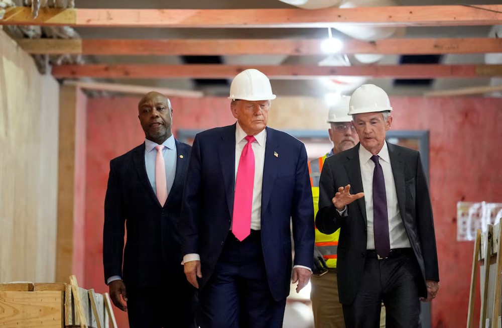 Đoạn đấu khẩu giữa ông Trump và Chủ tịch Fed khiến dư luận dậy sóng - ảnh 1