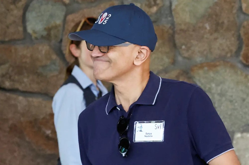 Sa thải 15.000 nhân viên dù lãi kỷ lục, chi 80 tỷ USD cho AI: CEO Microsoft nói gì? - ảnh 1