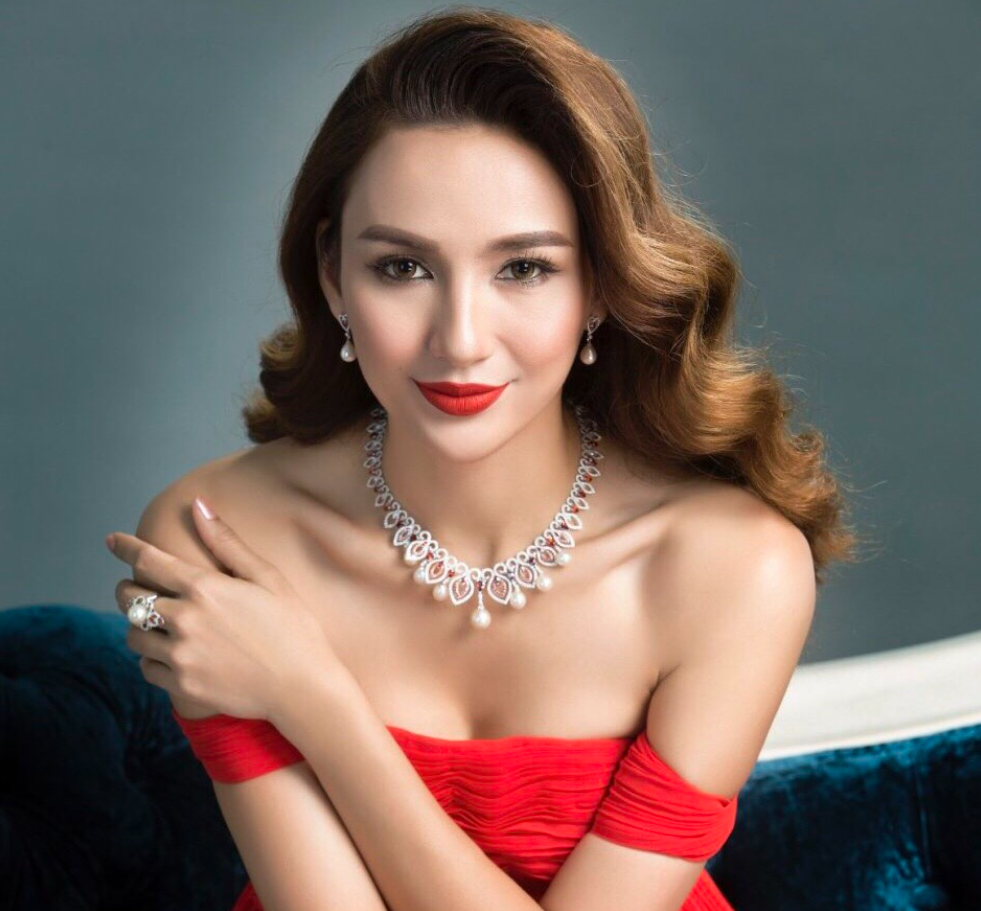 Hoa hậu từng đỗ cùng lúc 3 trường đại học, làm mẹ đơn thân vì sợ hôn nhân: U40 mê hội họa, có con gái là điểm tựa - ảnh 1