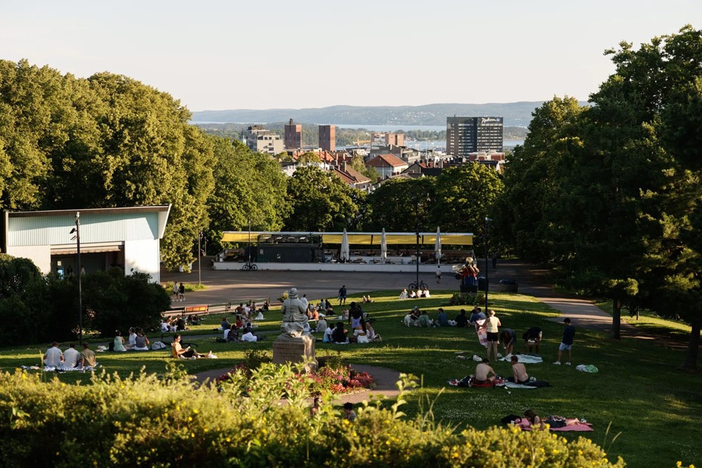 Cú khoan tình cờ mở ra kho báu 2.000 tỷ USD, giúp một quốc gia giàu có tột đỉnh nhưng nay lao đao vì... quá giàu - ảnh 1