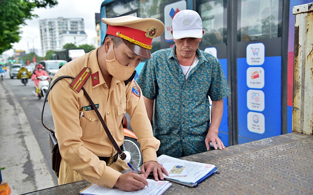 Bộ Công an đề xuất bổ sung loạt trường hợp bị thu hồi GPLX - ảnh 2