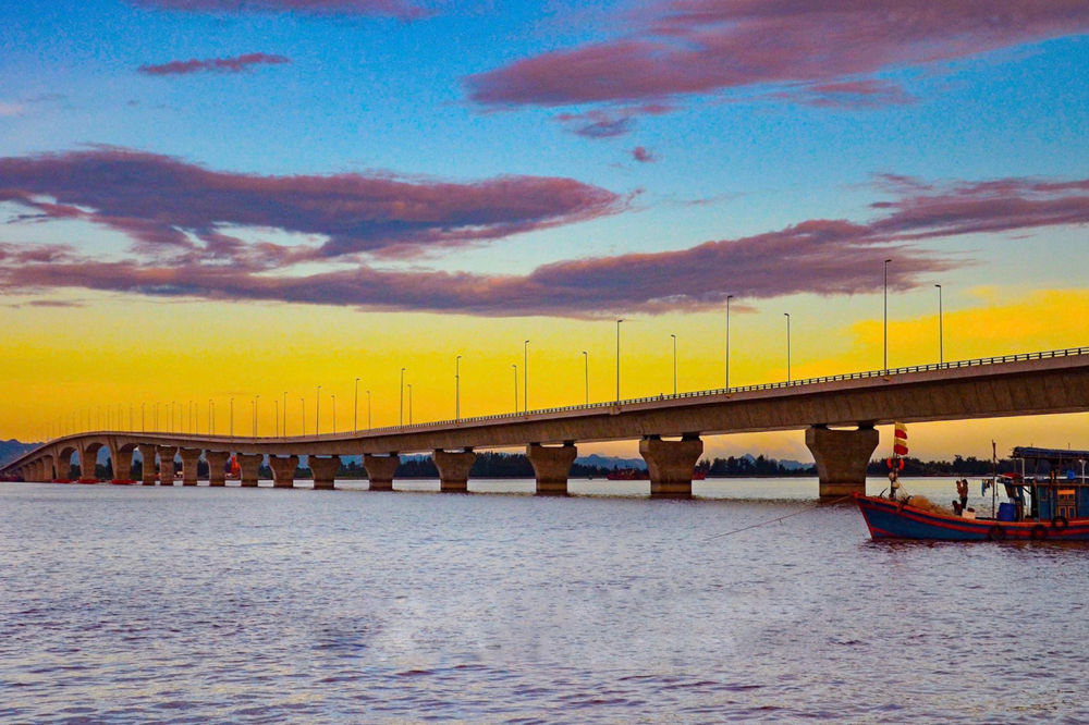 Hòn đảo nối đất liền bằng cầu vượt biển dài nhất Việt Nam, có ‘con đường nổi giữa biển’ đẹp như tranh vẽ - ảnh 4