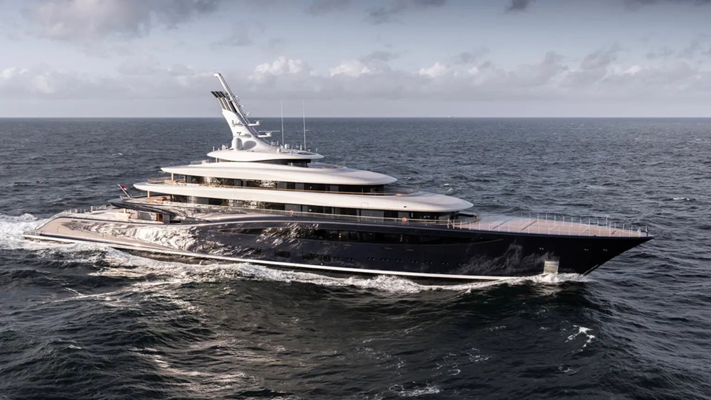Rao bán siêu du thuyền 17.000 tỷ đồng, trang bị cả bệnh viện và rạp phim   - ảnh 1