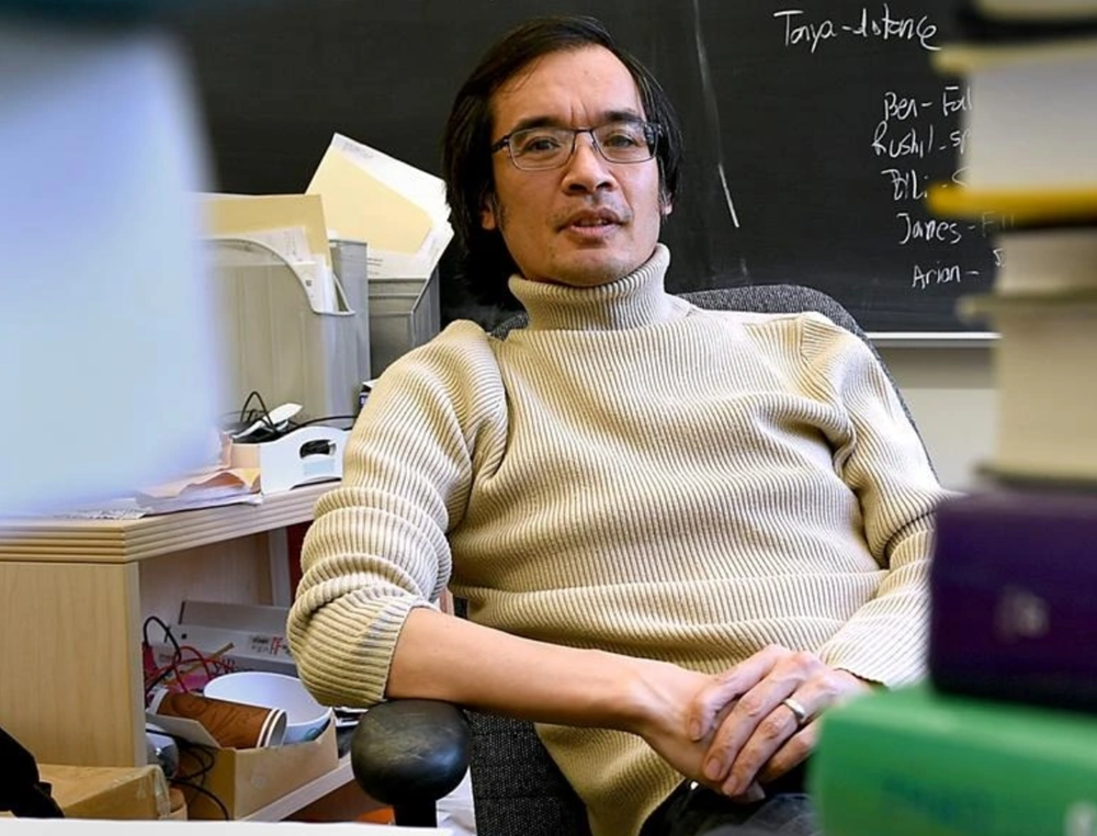 ‘Thần đồng’ Toán học IQ cao bậc nhất thế giới, 24 tuổi trở thành Giáo sư: Nay lại lao đao vì bị treo lương - ảnh 1